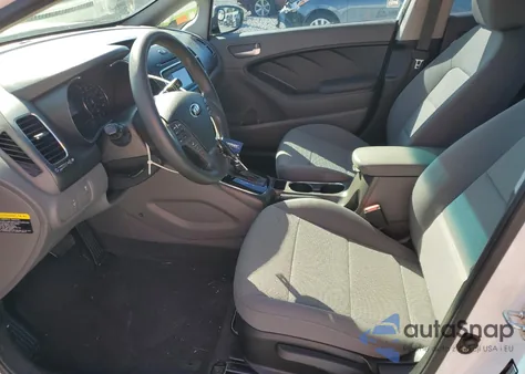 2018 Kia Forte Lx z USA, uszkodzony, nr VIN 3KPFK4A70JE268840